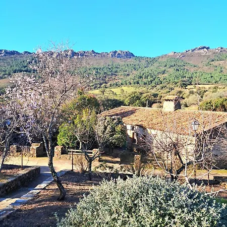 El Jiniebro Country house