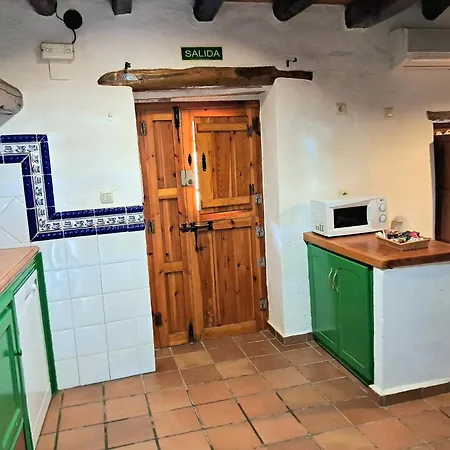 El Jiniebro Country house *